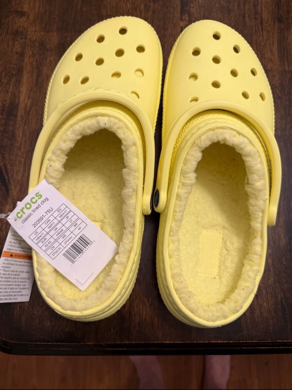 CROCS mens 9/ women’s 11. Classic Lined Clogs - Bright Yellow